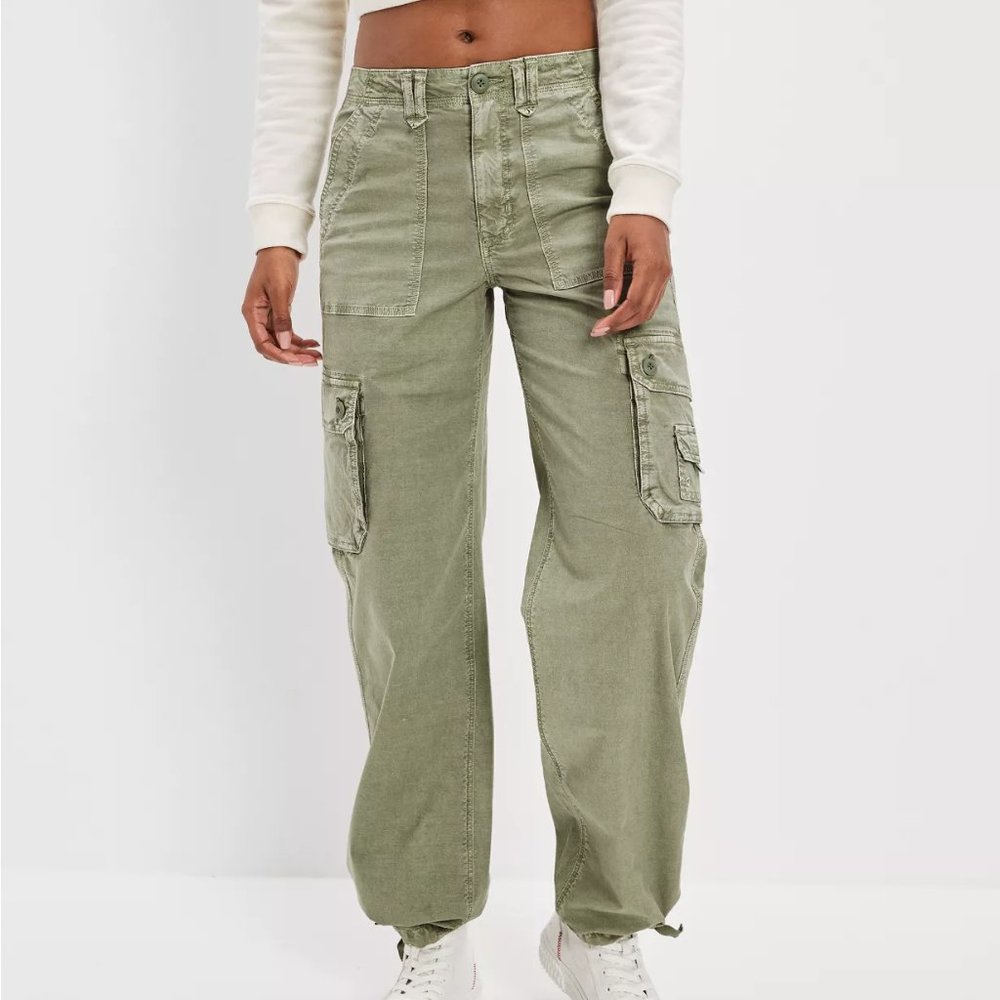 American Eagle Snappy Stretch Baggy Cargo Jogger- Olive, Size 2 Short